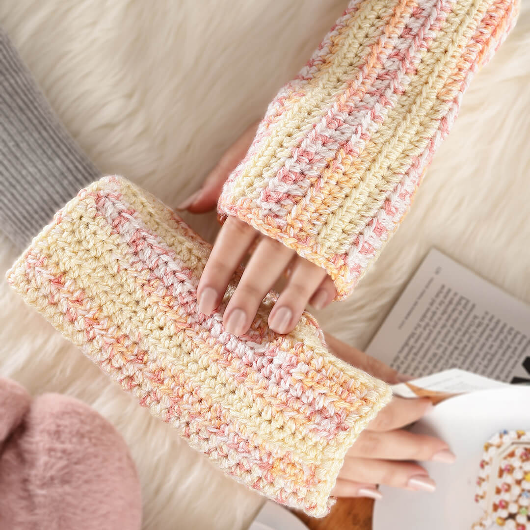 Baby Pearl Fingerless Crochet Gloves - 10098