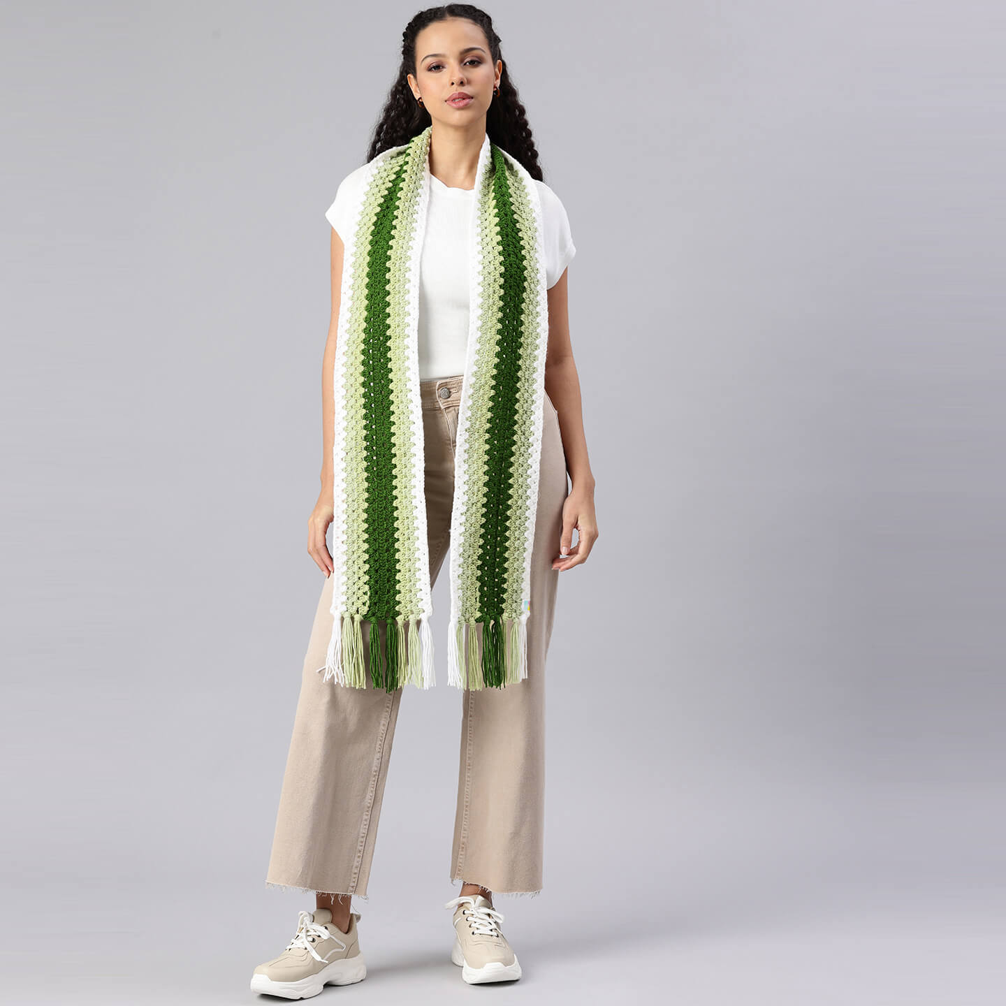 Green Handmade Wave Pattern Crochet Scarf - 10493