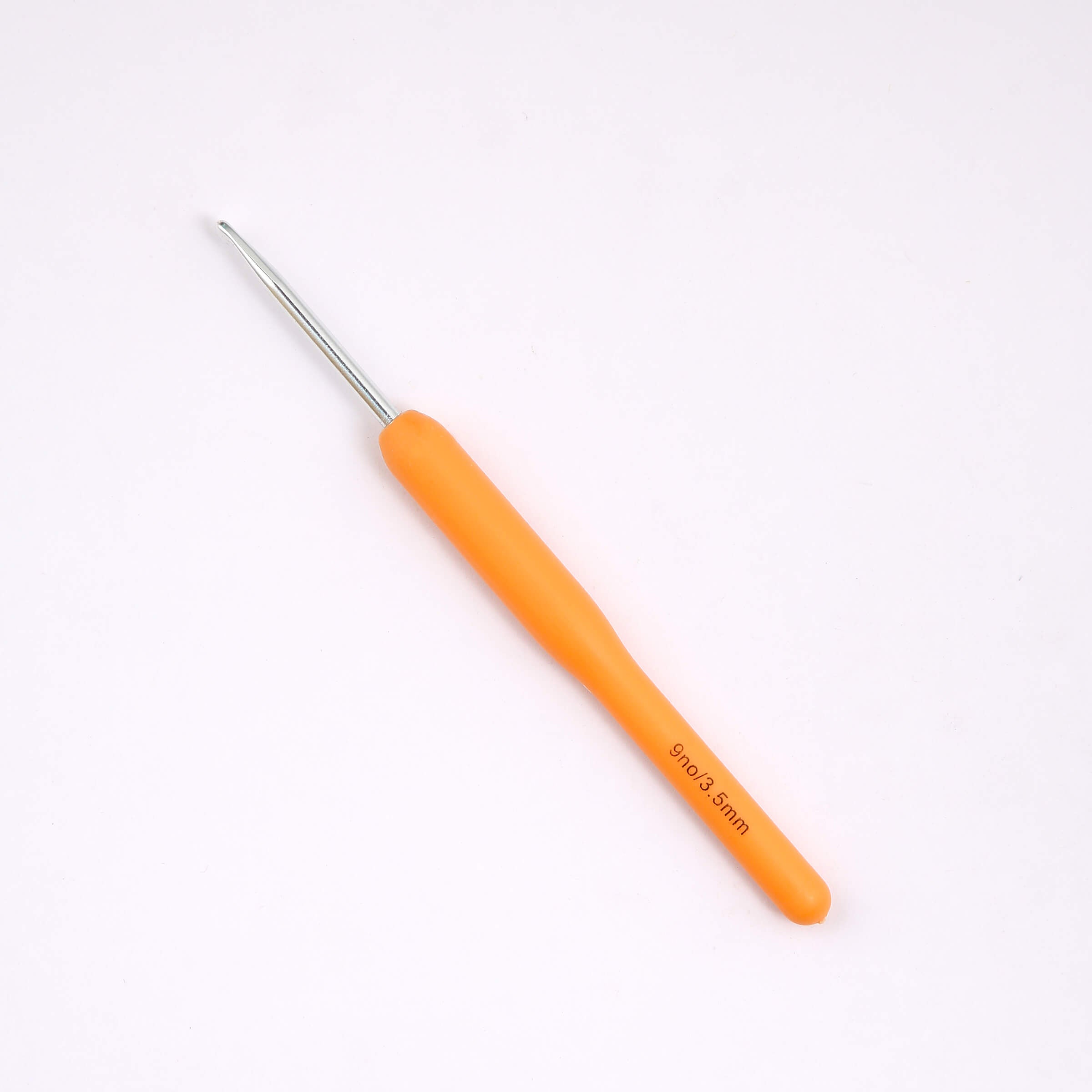 Aluminium Crochet Hooks with Plastic Handle by Hobby Store