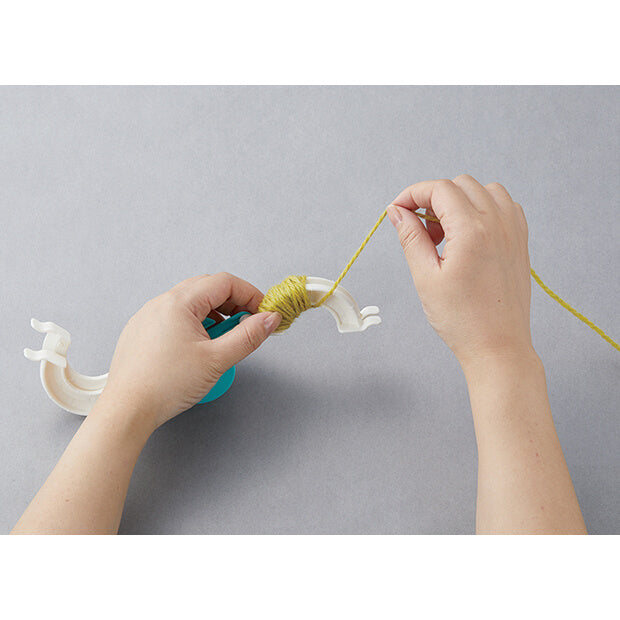 Pom-Pom Maker by Clover