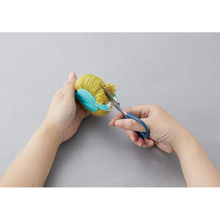 Pom-Pom Maker by Clover