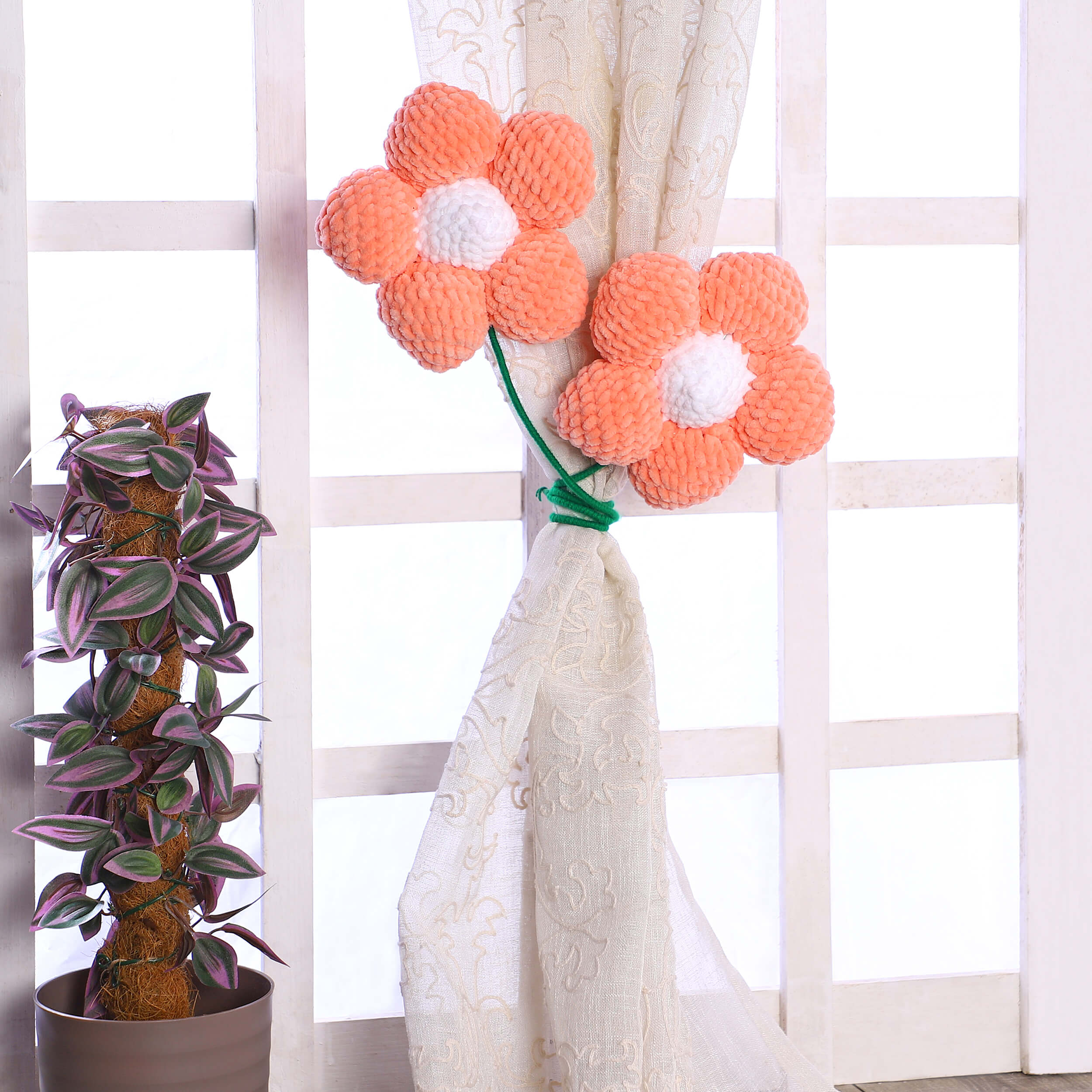 Handmade Amigurumi Flower with Bendable Stem - Peach/White