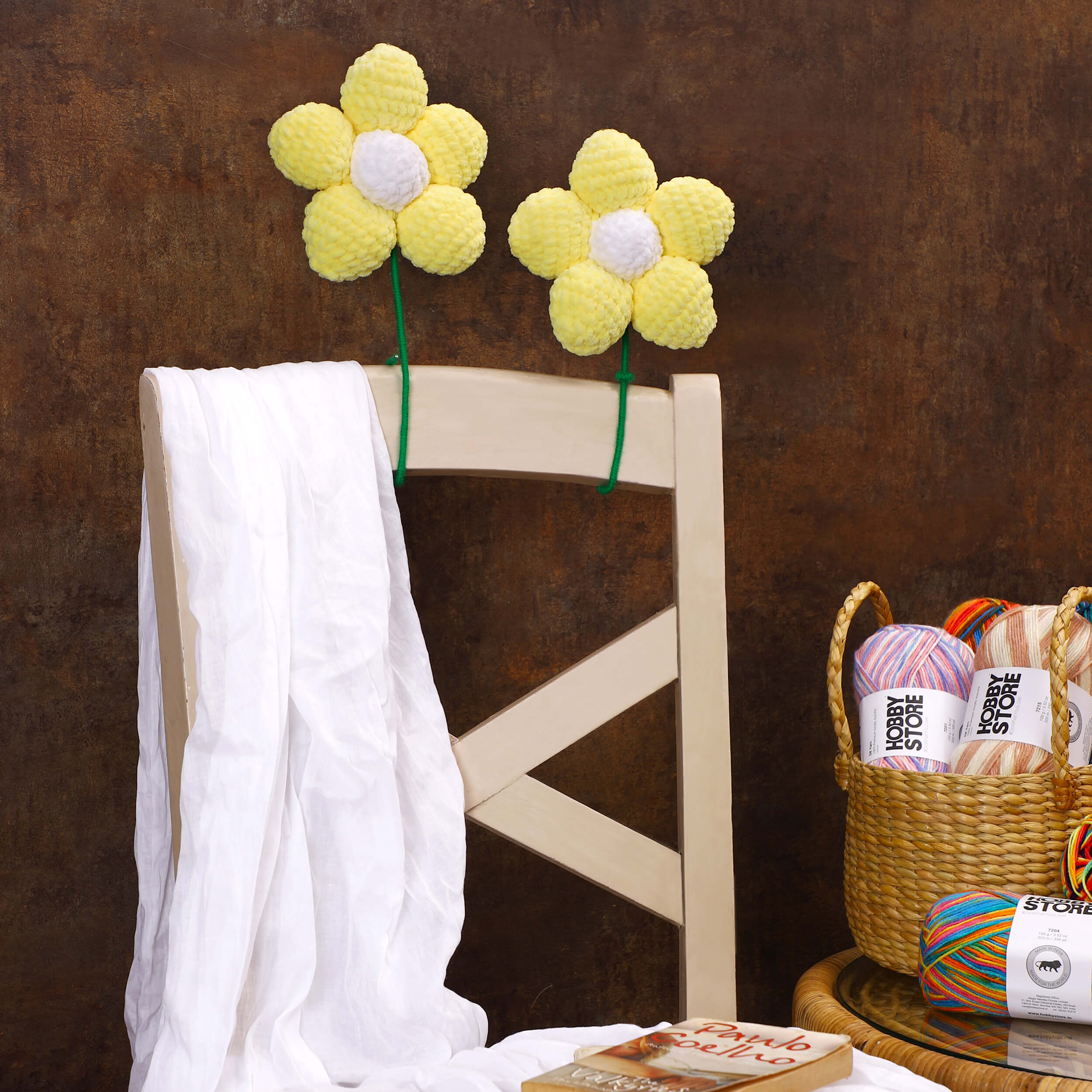 Handmade Amigurumi Flower with Bendable Stem - Yellow/White