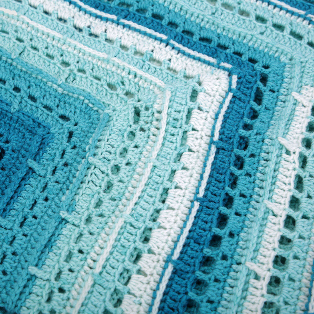 Sea Hues Tile Blanket Pattern