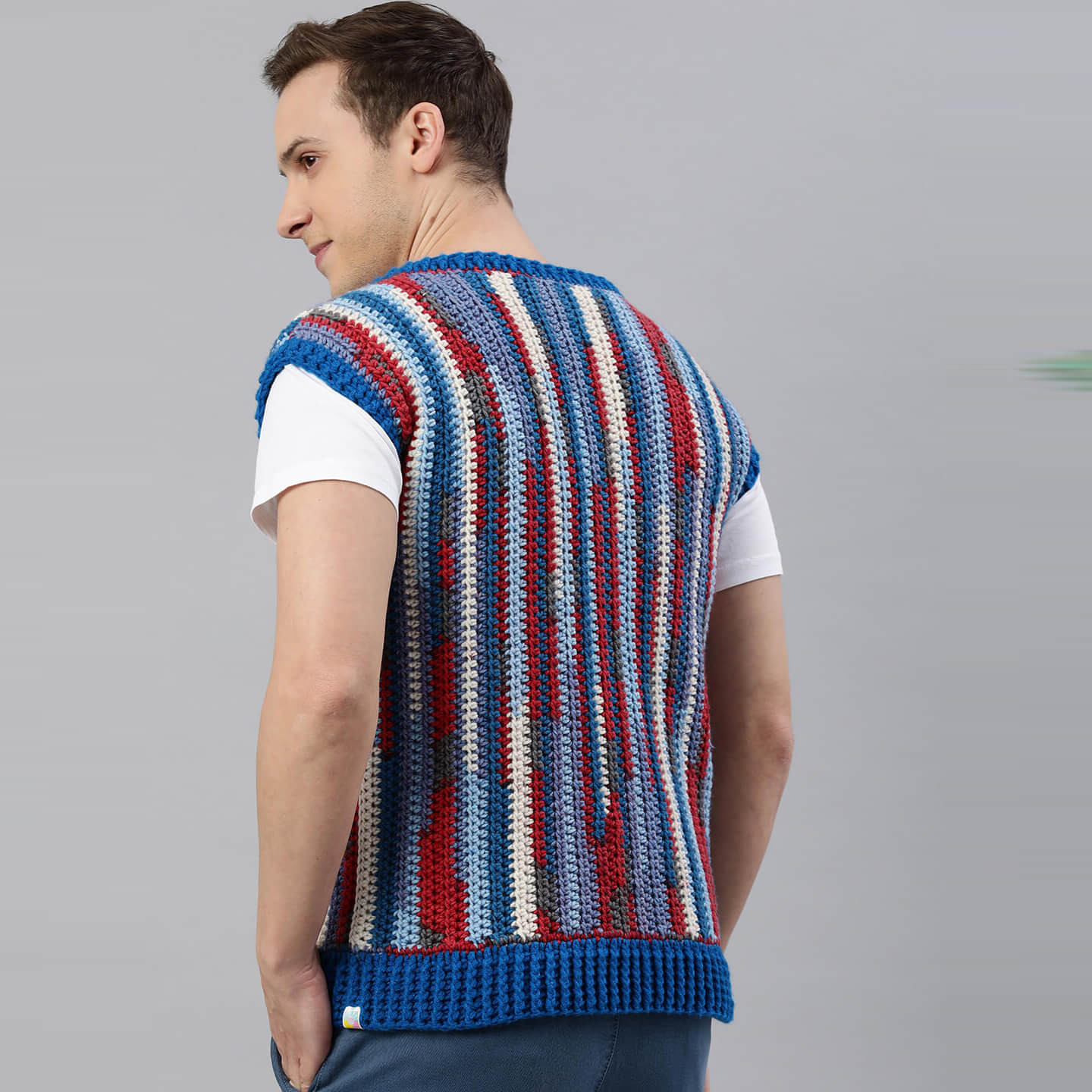 Mens Woollen Sleeveless Pullover 3318 – Magic Needles
