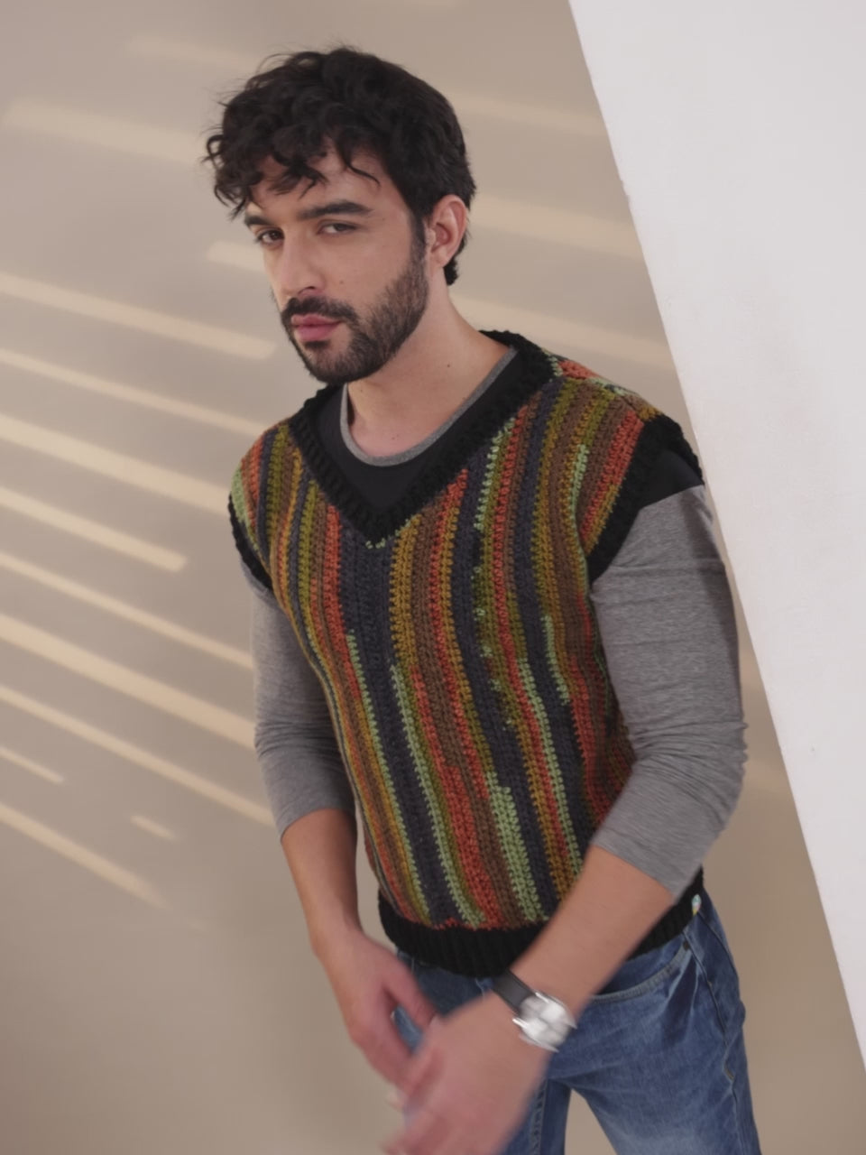 Mens Woollen Sleeveless Pullover - 3365