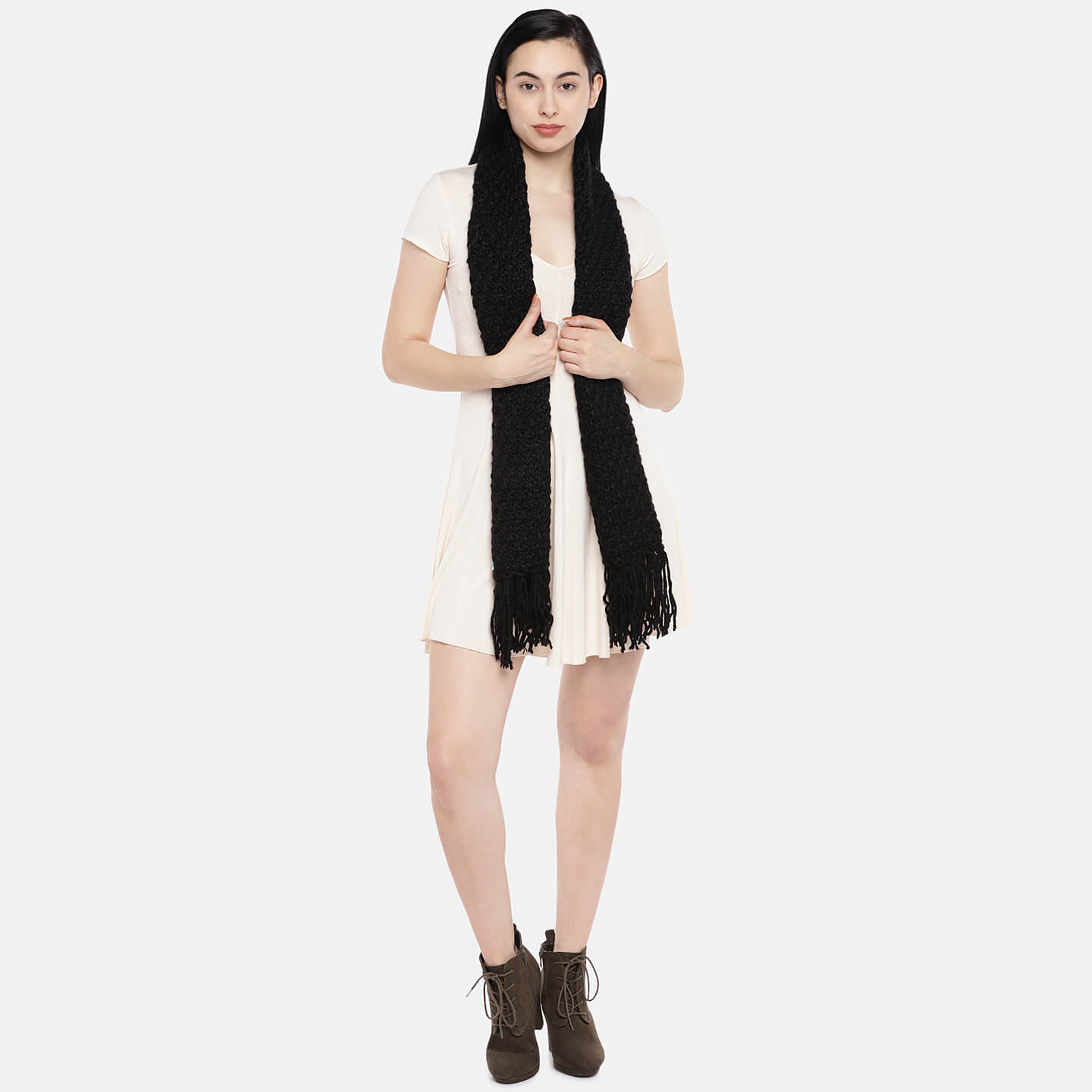 Scarf with Tassels - Black 1685